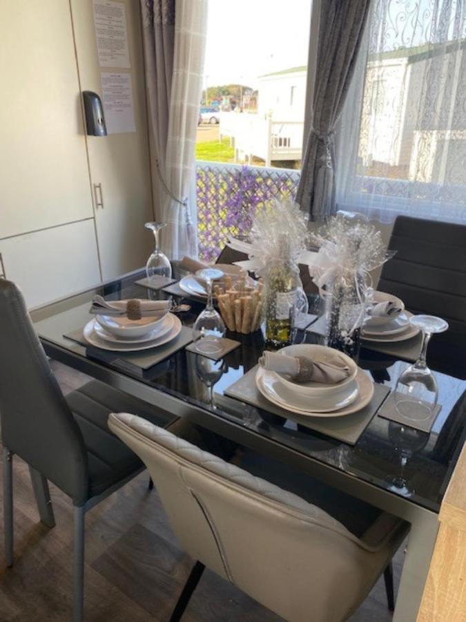 Beautiful Spacious Holiday Home - Romney Sands New Romney Eksteriør bilde